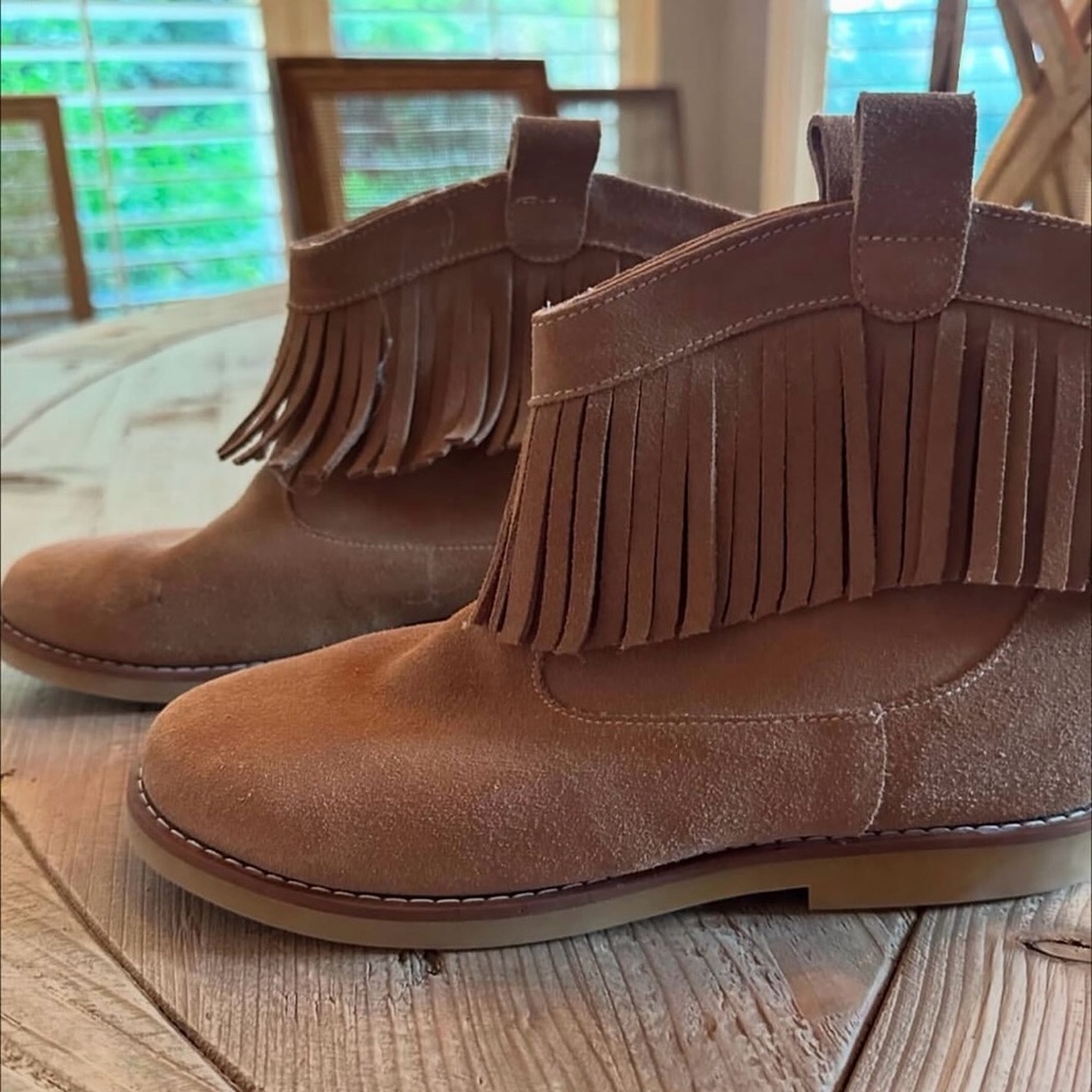 EUC tan suede Elephantito girls boots size big kid 6